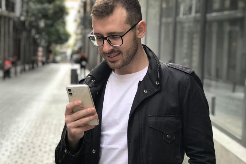 Image default